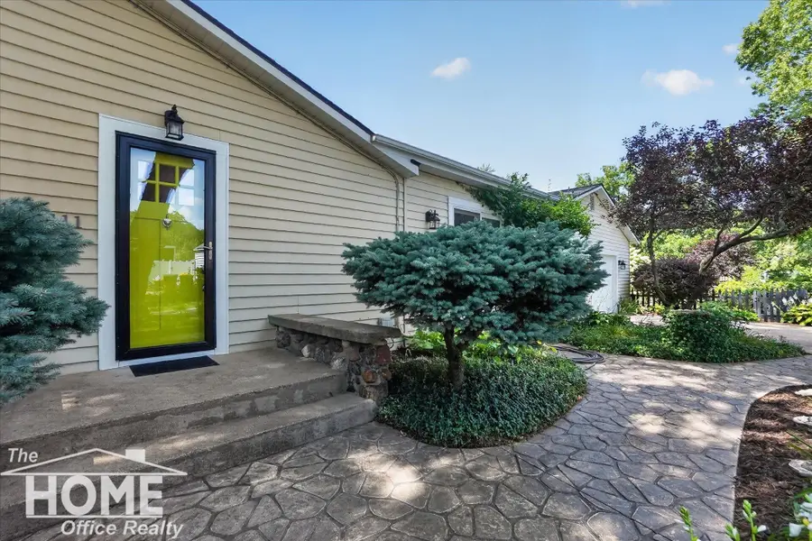 111 E State ST, Vernon, MI 48476 - #2