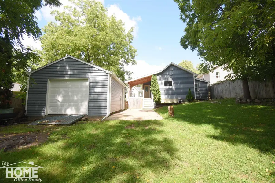 216 N Laing ST, Laingsburg, MI 48848 - #2