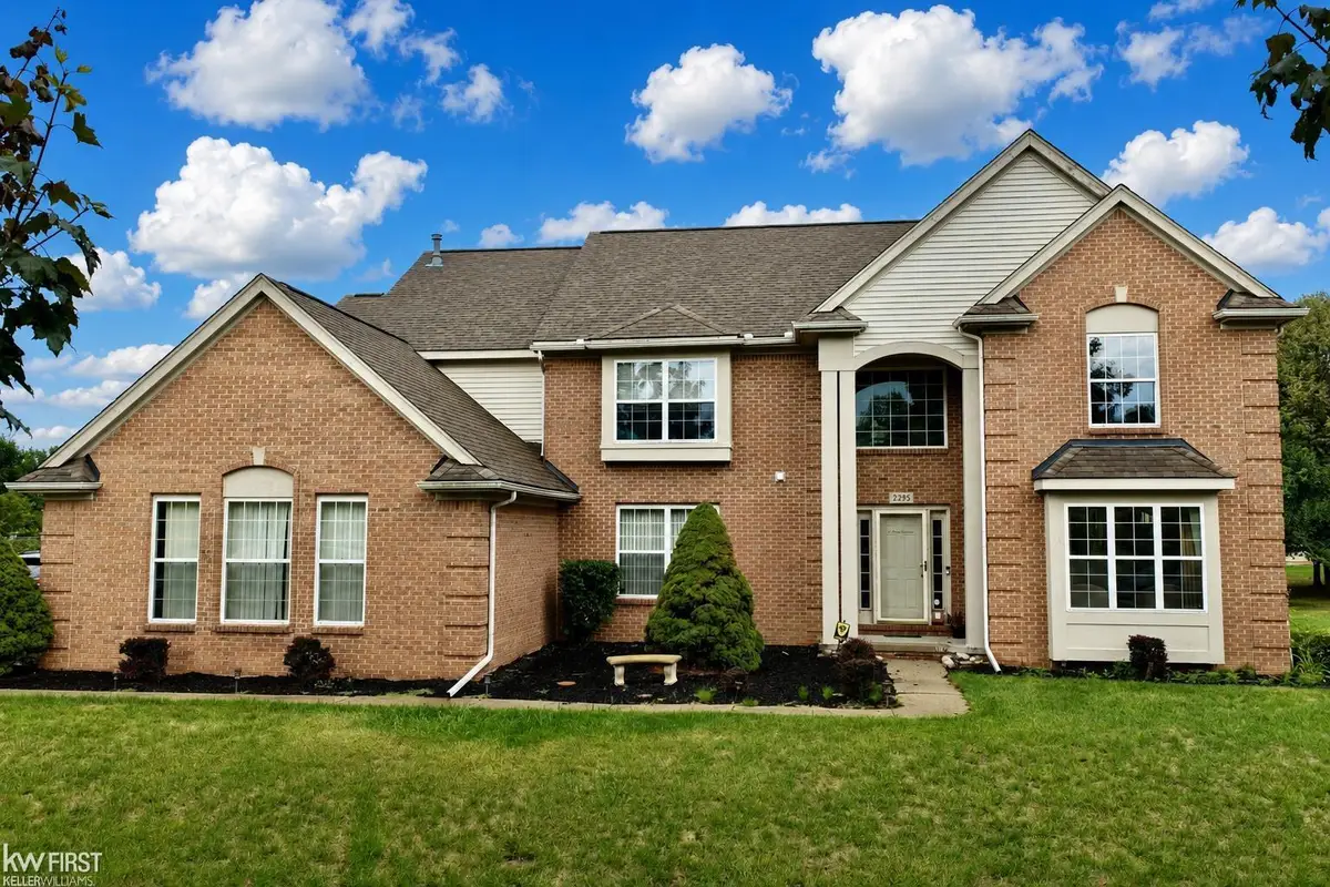 2295 Hidden Forest DR, Grand Blanc, MI 48439 - #1
