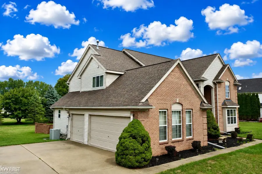 2295 Hidden Forest DR, Grand Blanc, MI 48439 - #2