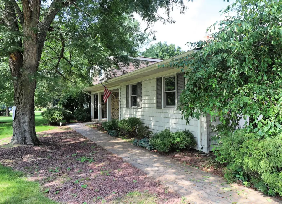 8560 Appleblossom LN, Flushing, MI 48433 - #2