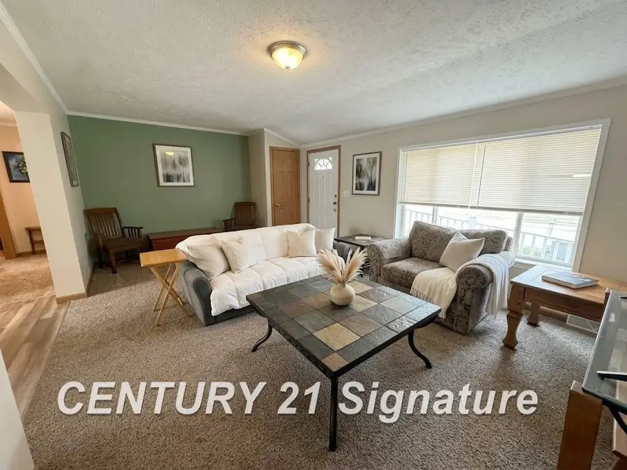 277 Armstrong AVE, Flushing, MI 48433 - #2