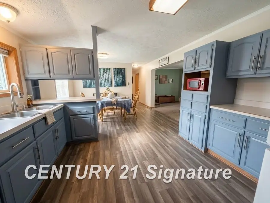 277 Armstrong AVE, Flushing, MI 48433 - #3