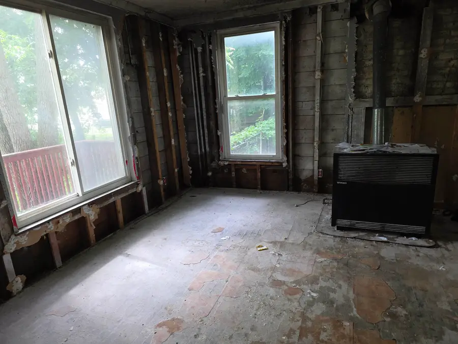 1331 S Jefferson AVE, Saginaw, MI 48601 - #2