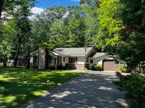 194 Springwood DR, Prudenville, MI 48651