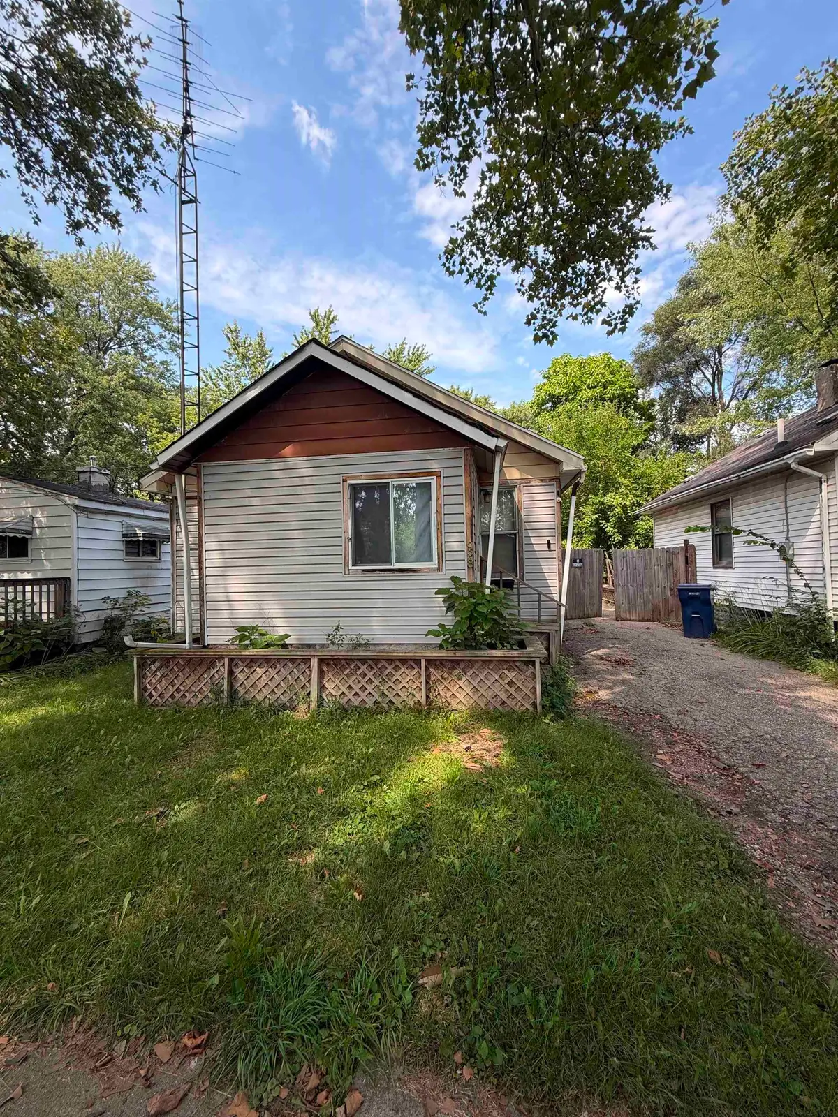 928 Huron ST, Flint, MI 48507 - #1