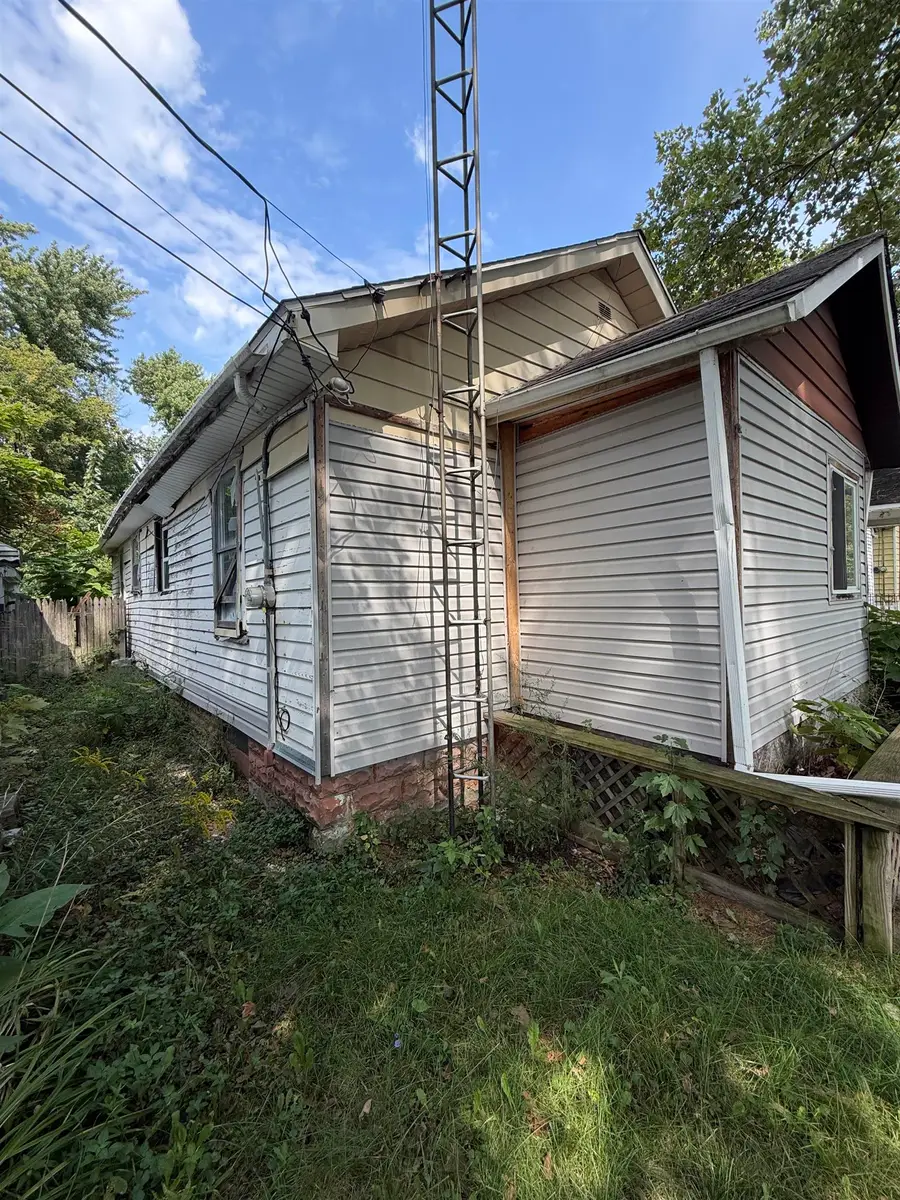 928 Huron ST, Flint, MI 48507 - #2