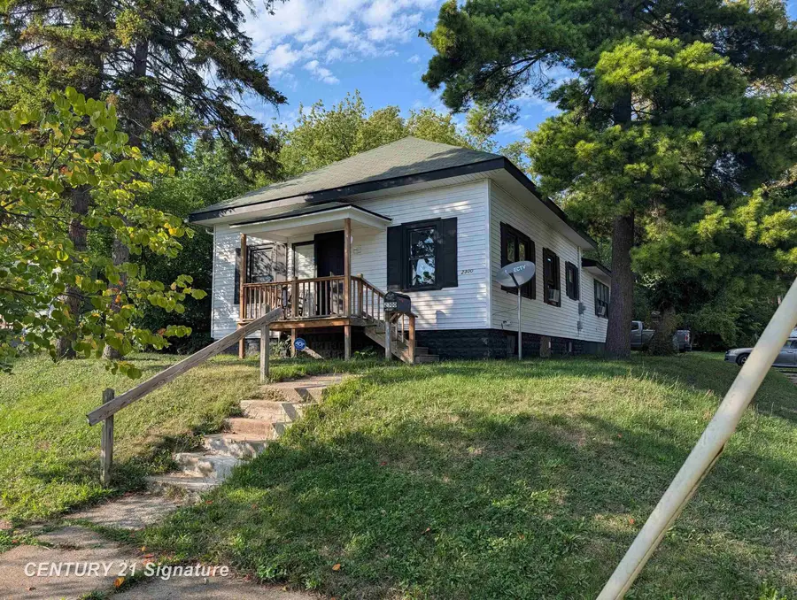 2300 Bagley ST, Flint, MI 48504 - #3