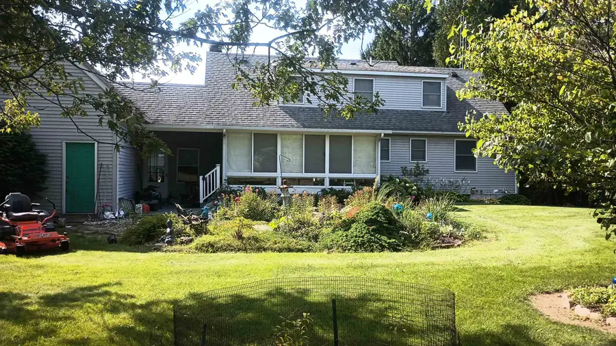 16465 Jennings RD, Fenton, MI 48430 - #2