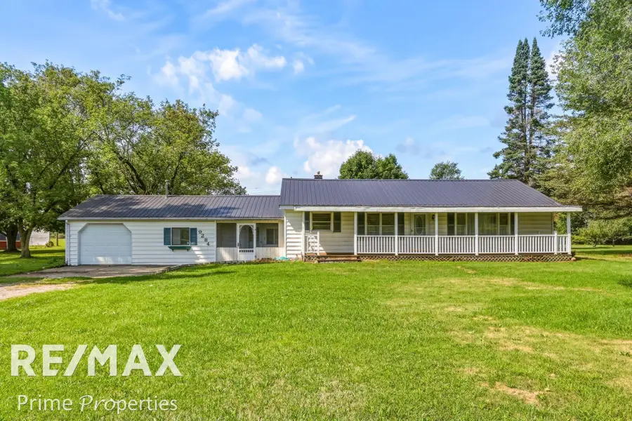 9284 Bray RD, Millington, MI 48746 - #2