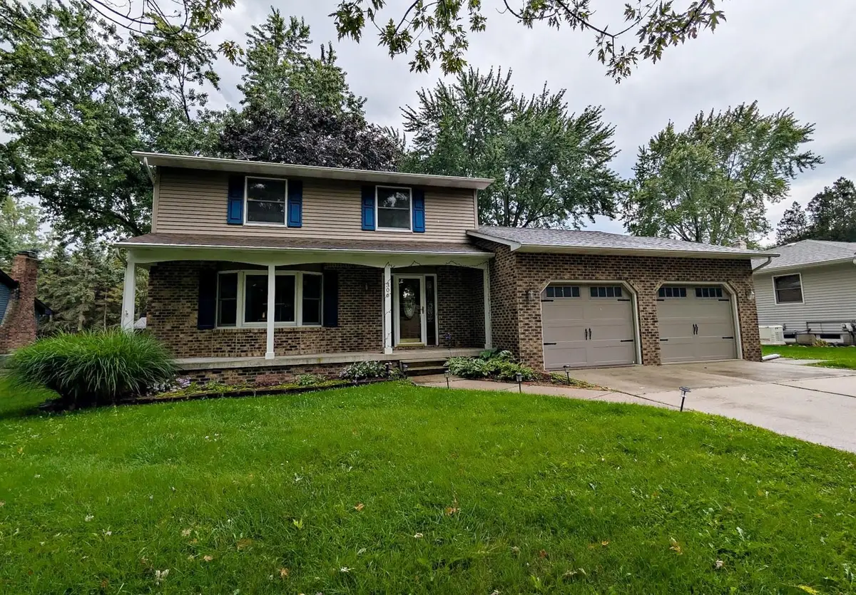 306 N Hampton DR, Durand, MI 48429 - #1