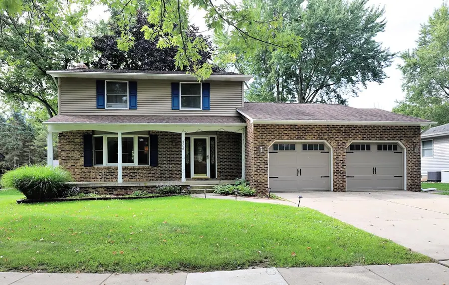 306 N Hampton DR, Durand, MI 48429 - #2