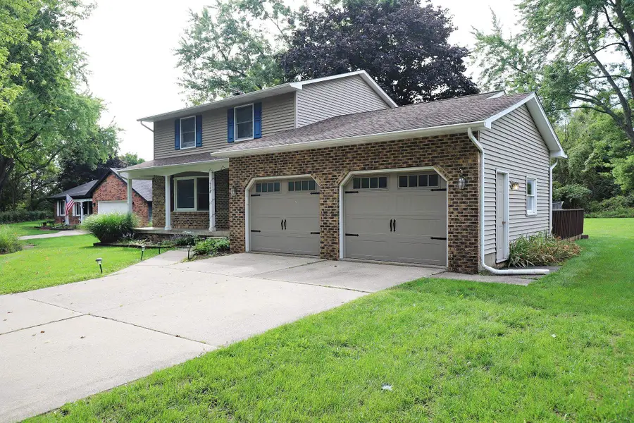 306 N Hampton DR, Durand, MI 48429 - #3