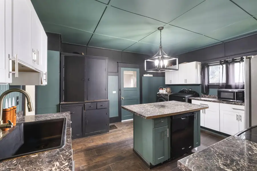 830 Wilkinson ST, Owosso, MI 48867 - #3