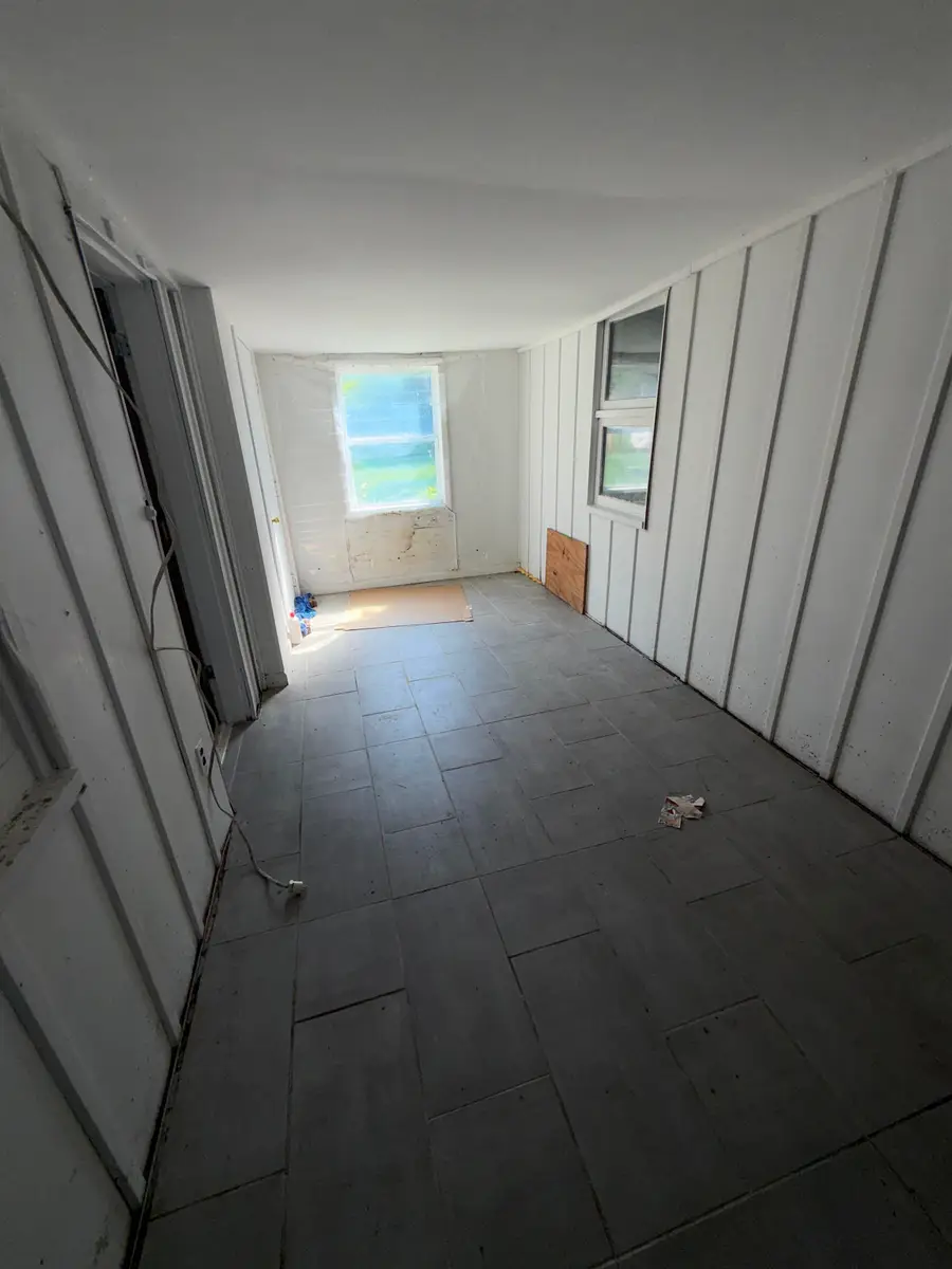 3642 Western RD, Flint, MI 48506 - #2