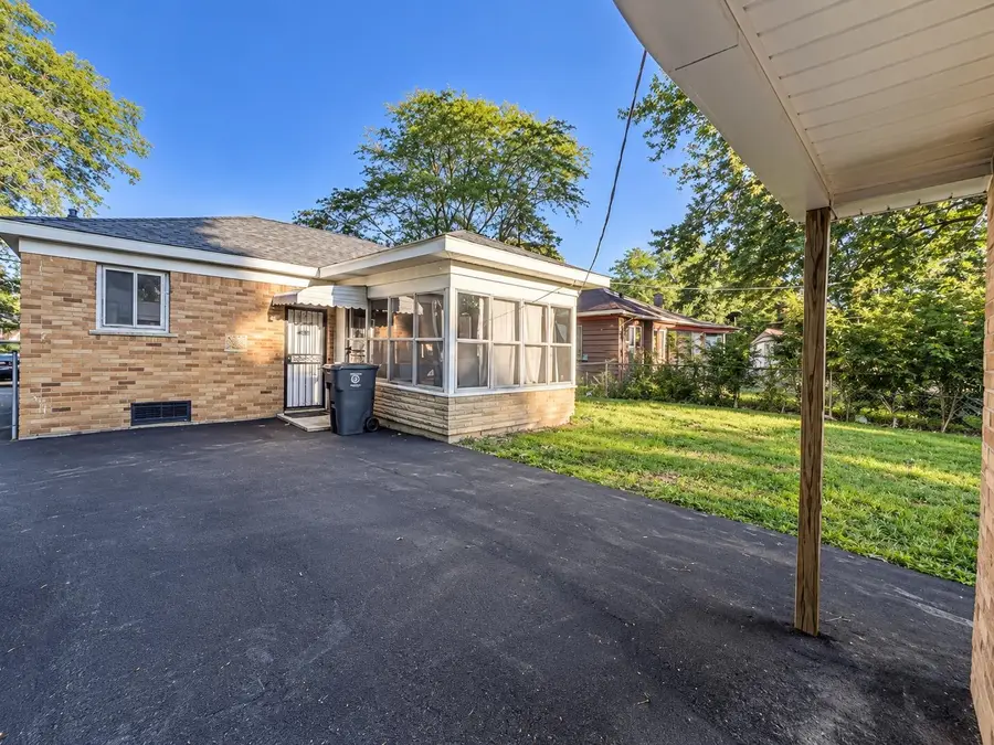 5413 Fleming RD, Flint, MI 48504 - #3
