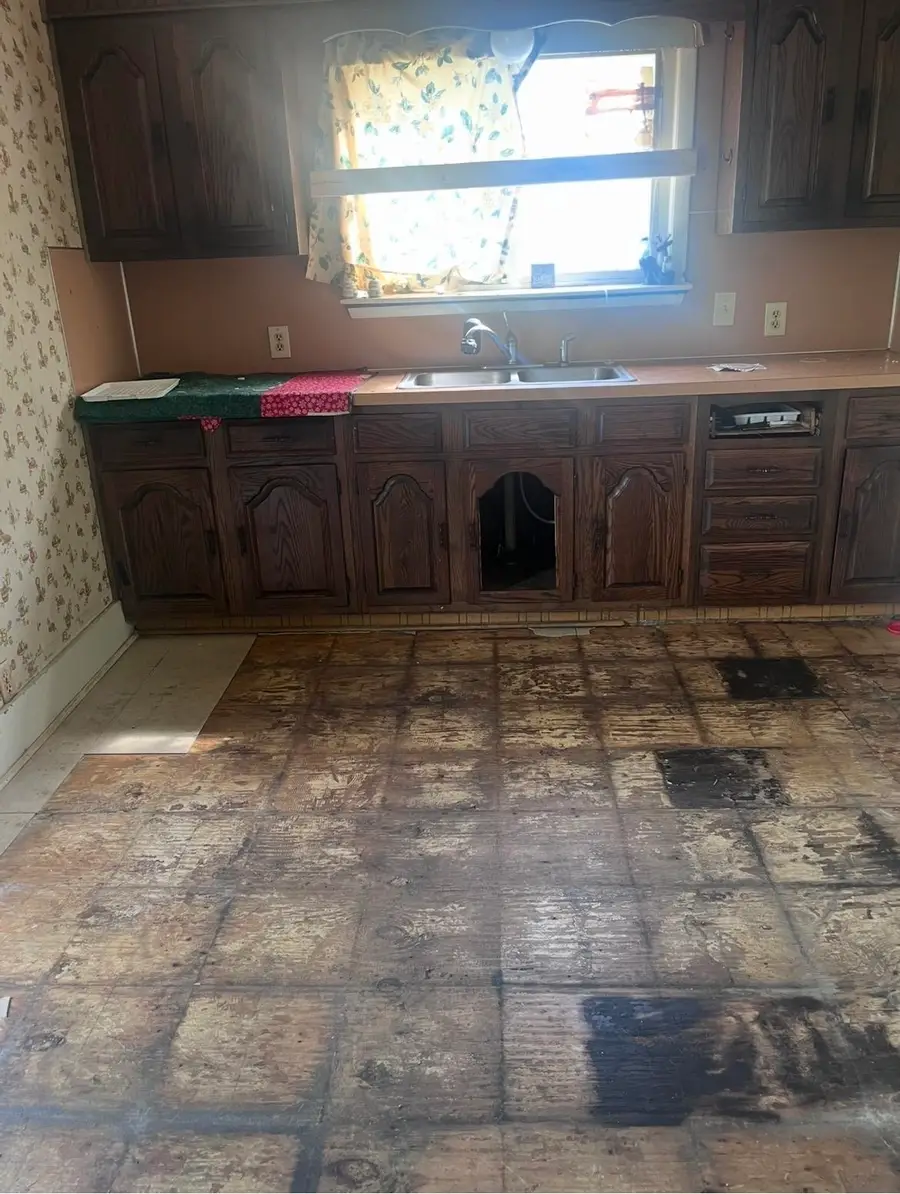 818 E Dewey, Flint, MI 48505 - #3