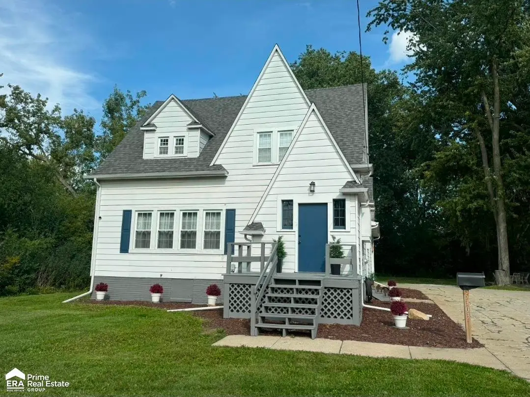 5303 Dixie HWY, Saginaw, MI 48601 - #1