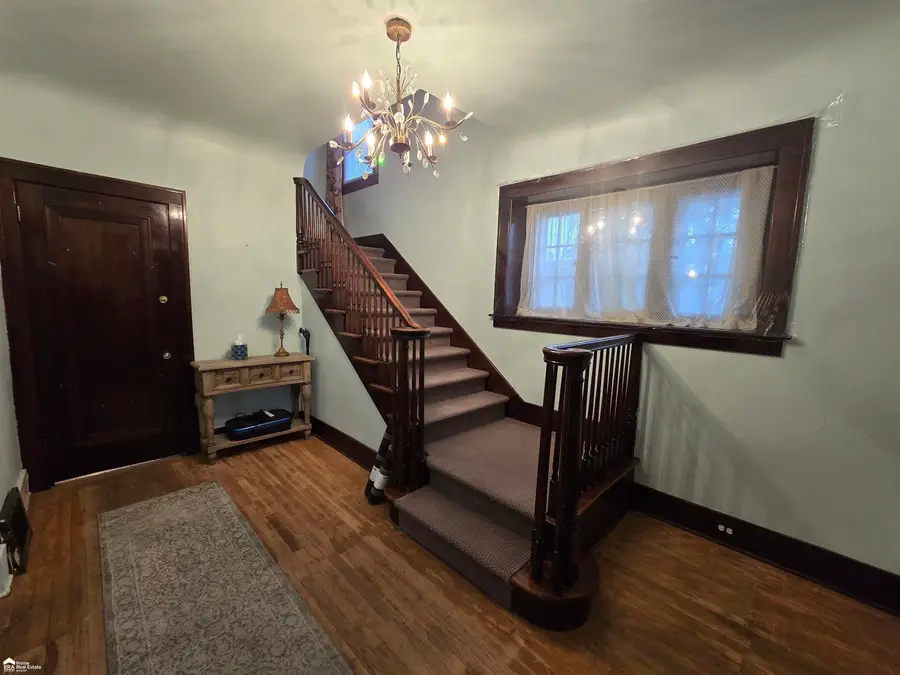 5303 Dixie HWY, Saginaw, MI 48601 - #2