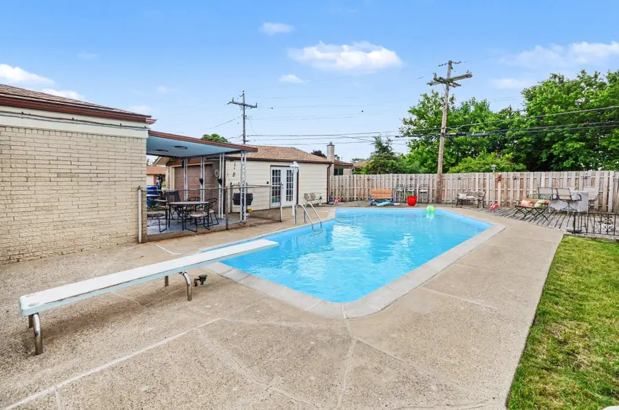 11822 Highland DR, Warren, MI 48089 - #2