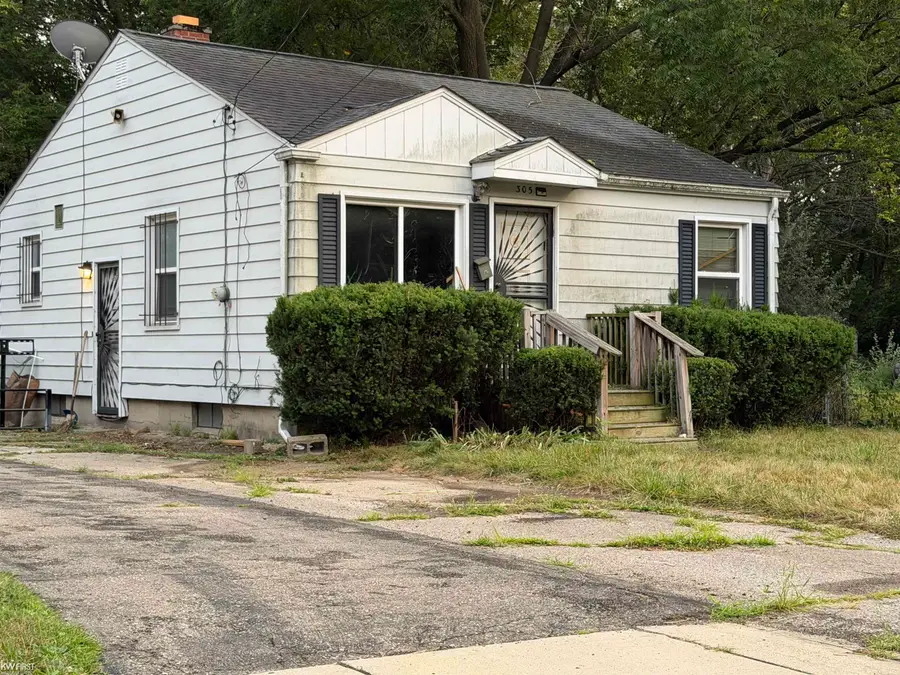 305 W Eldridge AVE, Flint, MI 48505 - #2