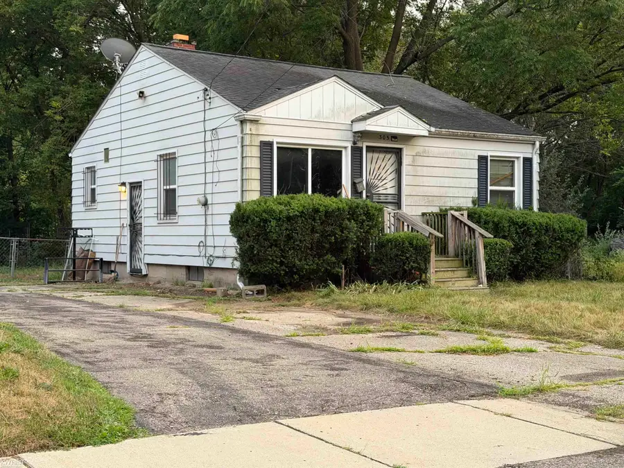 305 W Eldridge AVE, Flint, MI 48505 - #3