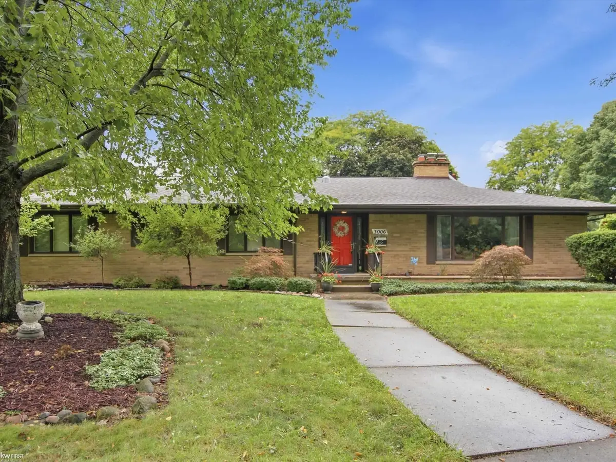 3006 Hawthorne DR, Flint, MI 48503 - #1