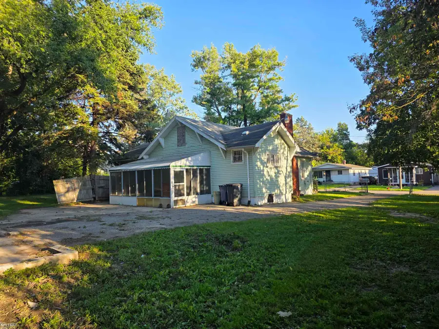 209 E York ST, Flint, MI 48505 - #2