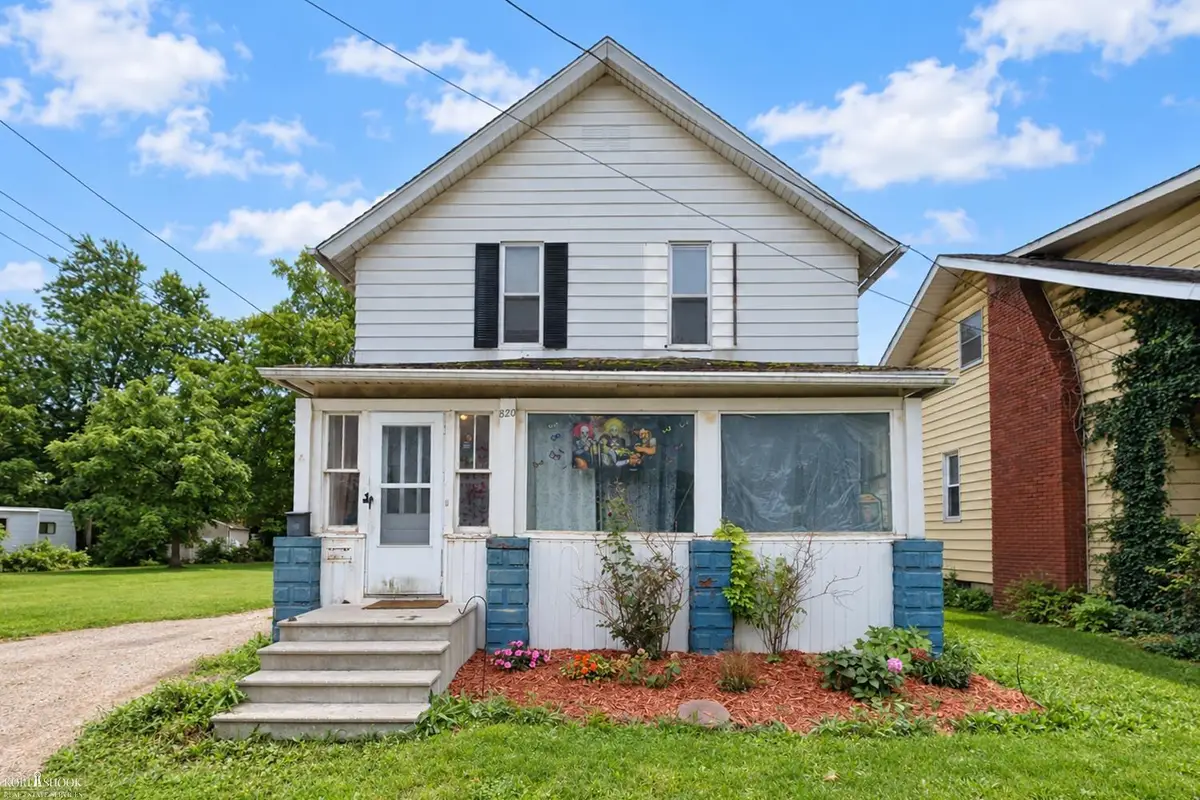 820 E Main ST, Owosso, MI 48867 - #1