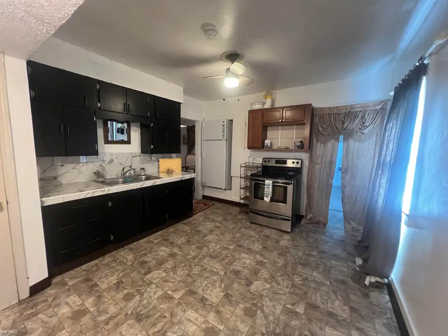 2222 Francisco ST, Flushing, MI 48433 - #2