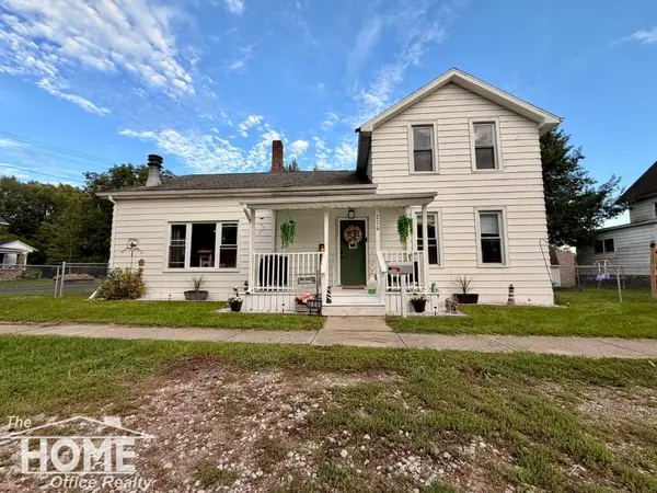 226 N Chapman ST, Chesaning, MI 48616