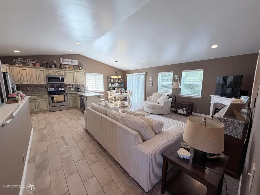 5118 Redwood LN, Grand Blanc, MI 48439 - #3