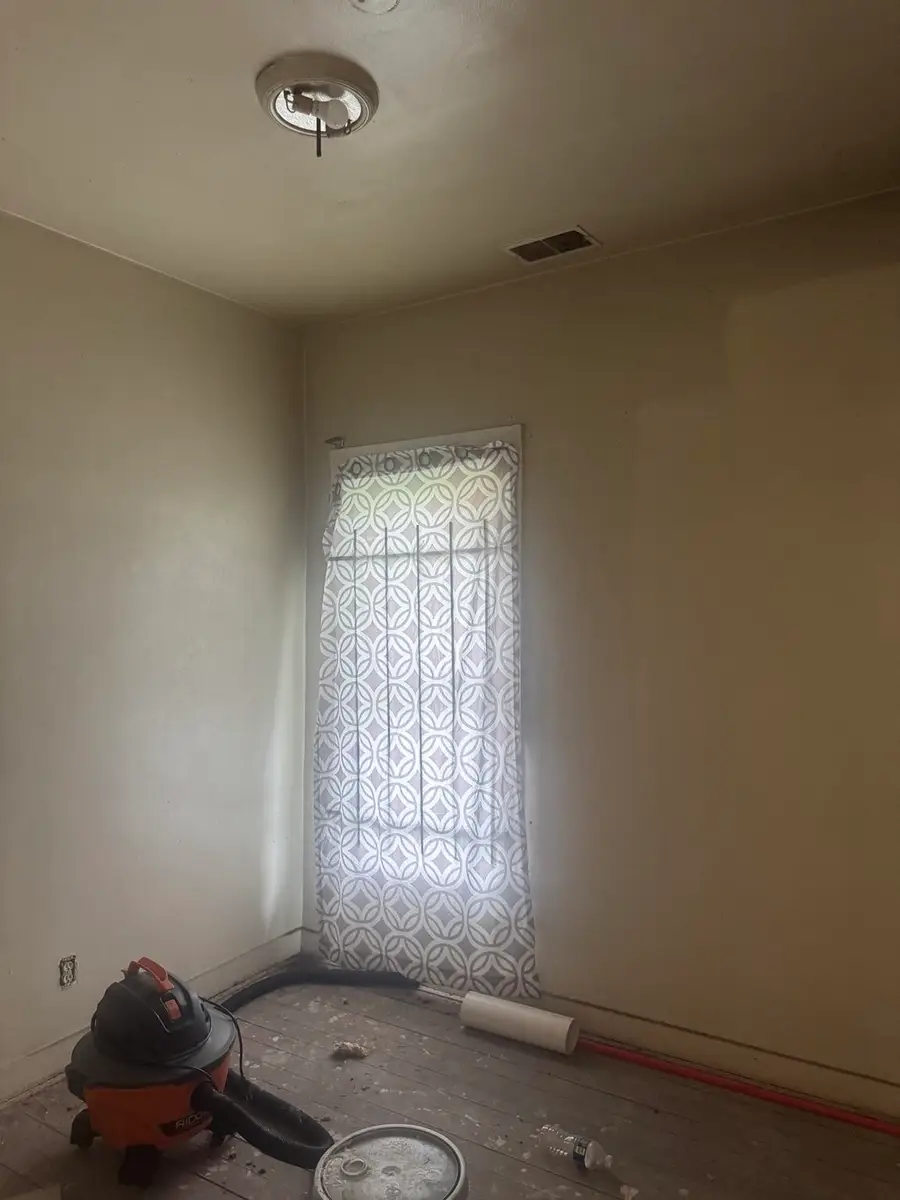 11739 Dyar ST, Hamtramck, MI 48212 - #3