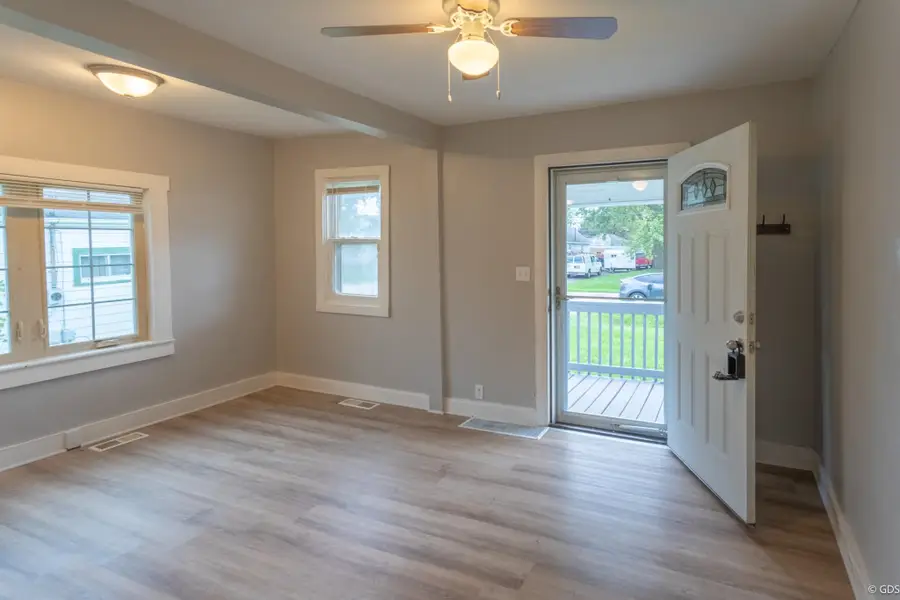 1235 Norton ST, Burton, MI 48529 - #2