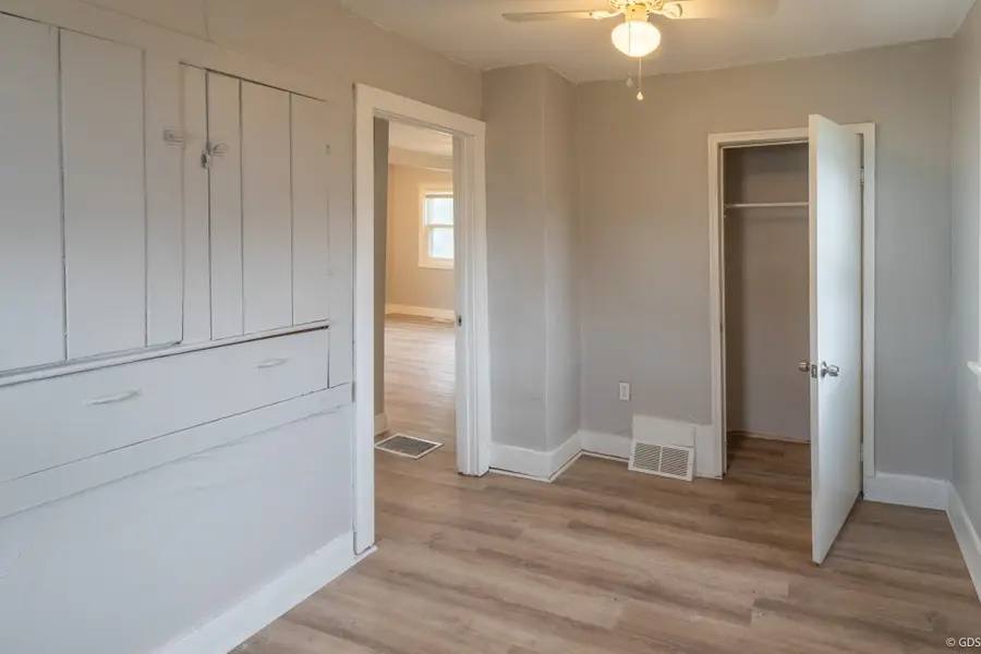 1235 Norton ST, Burton, MI 48529 - #3