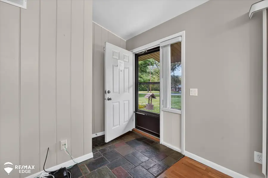 3338 Shannon RD, Burton, MI 48529 - #2
