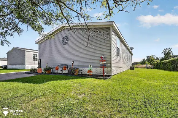 1197 Tanglewood, Burton, MI 48529