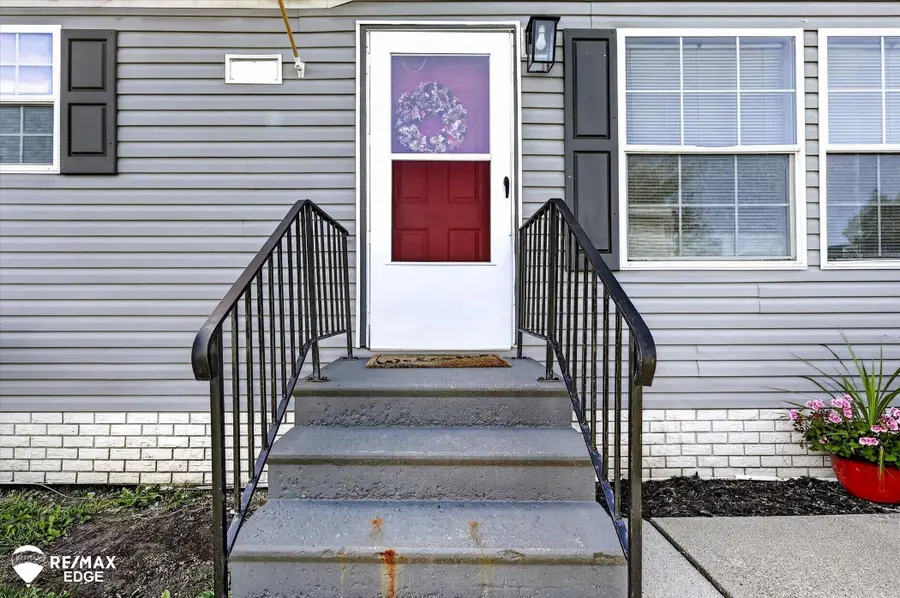 1197 Tanglewood, Burton, MI 48529 - #2
