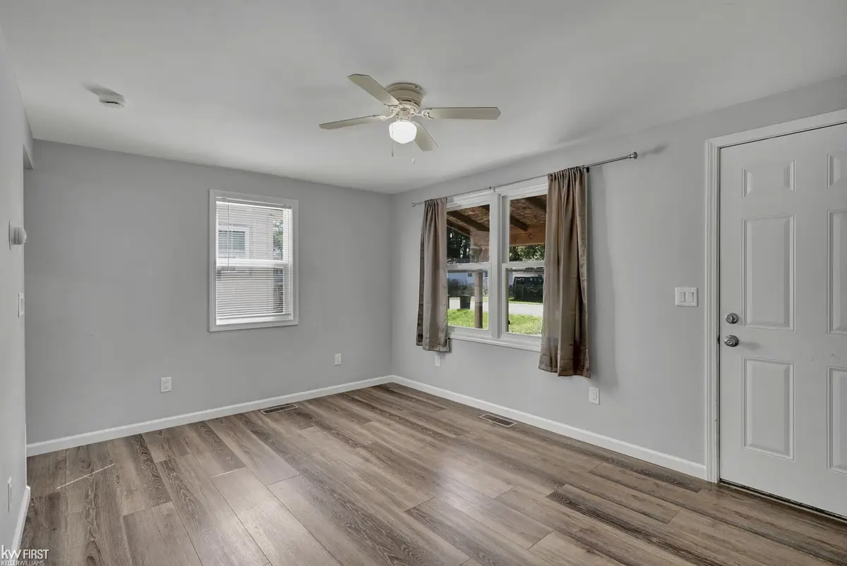 1399 Wells ST, Burton, MI 48529 - #1