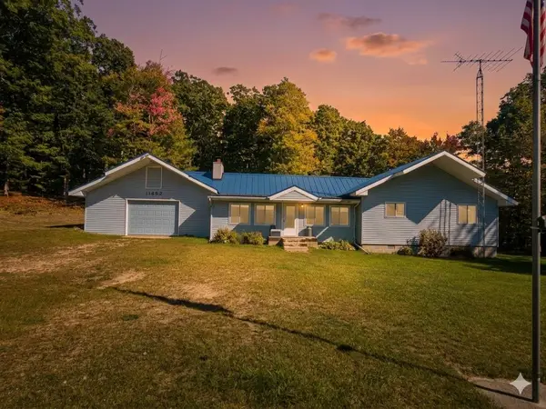 11452 N Muskegon RD, Roscommon, MI 48653