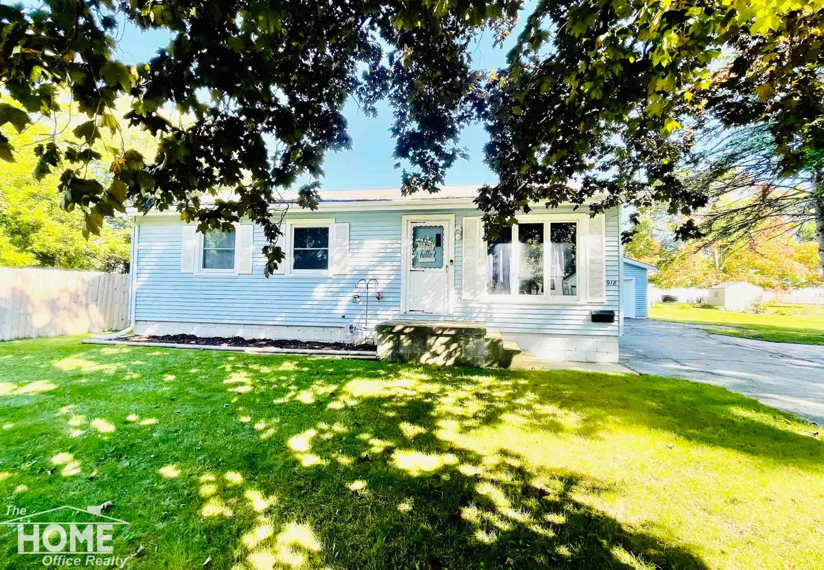 918 Dingwall DR, Owosso, MI 48867 - #1