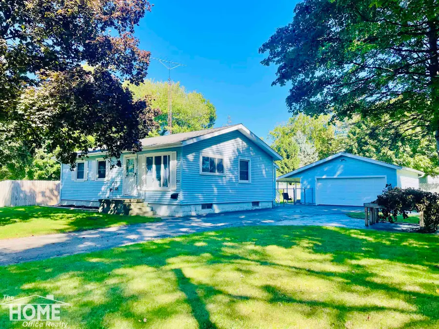 918 Dingwall DR, Owosso, MI 48867 - #2
