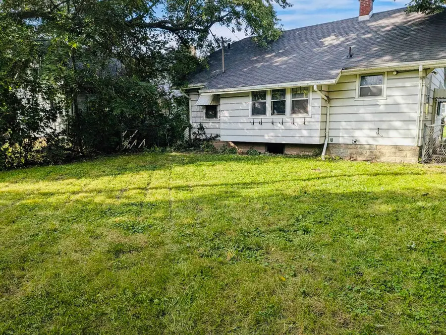 2415 Begole ST, Flint, MI 48504 - #3
