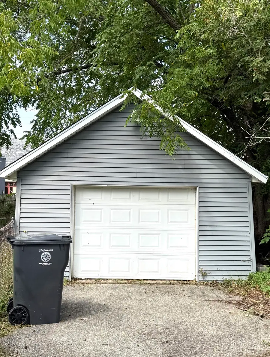 2310 Swayze ST, Flint, MI 48503 - #2