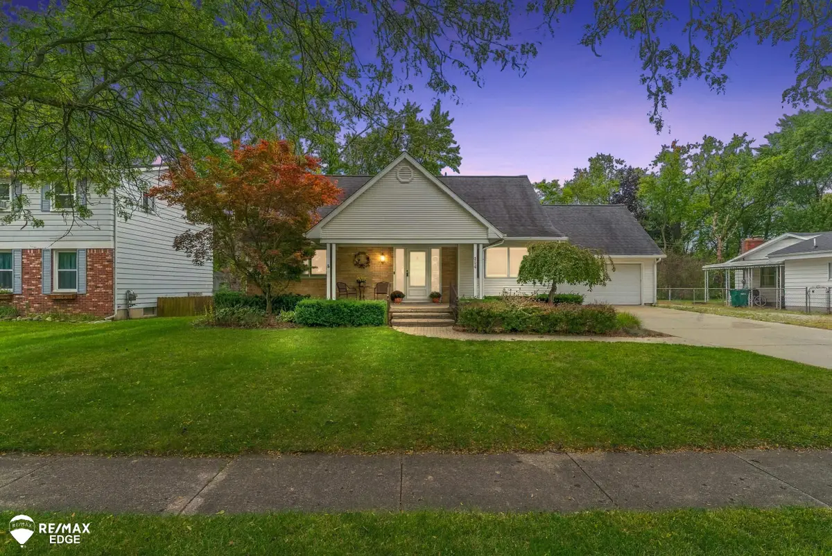 314 Cedarwood DR, Flushing, MI 48433 - #1