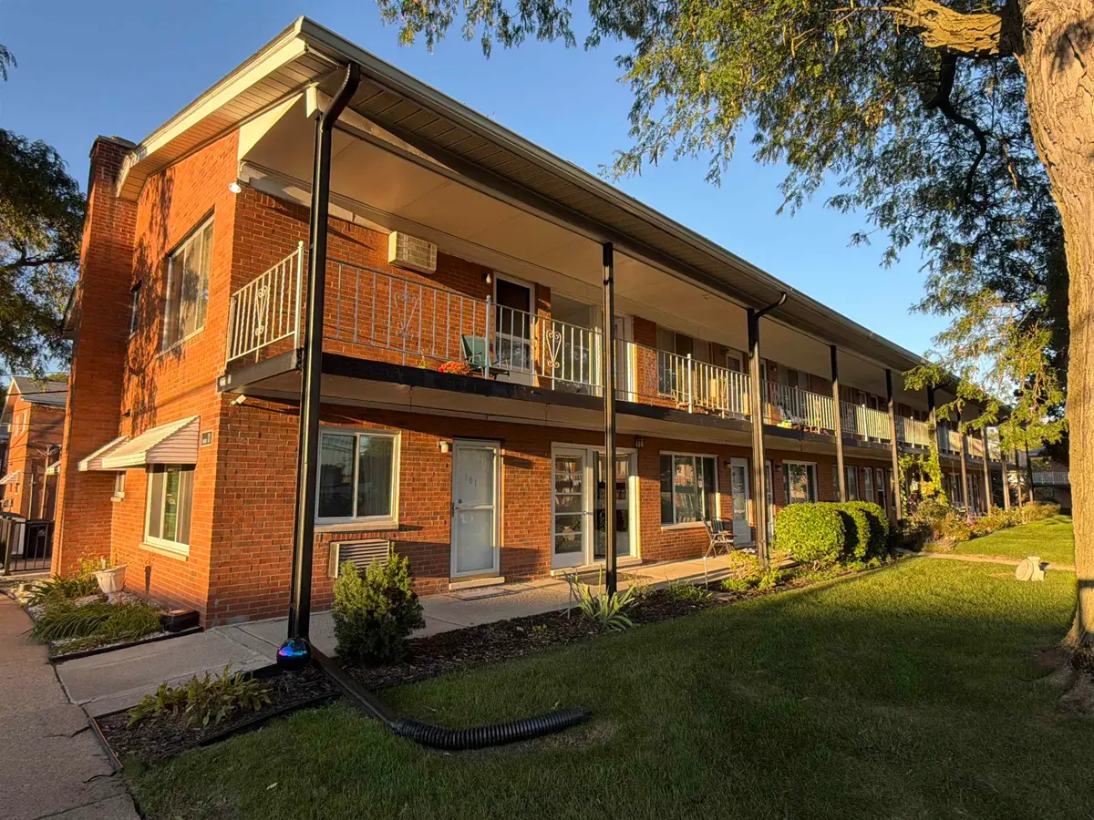 2121 Clawson AVE, Royal Oak, MI 48073 - #1