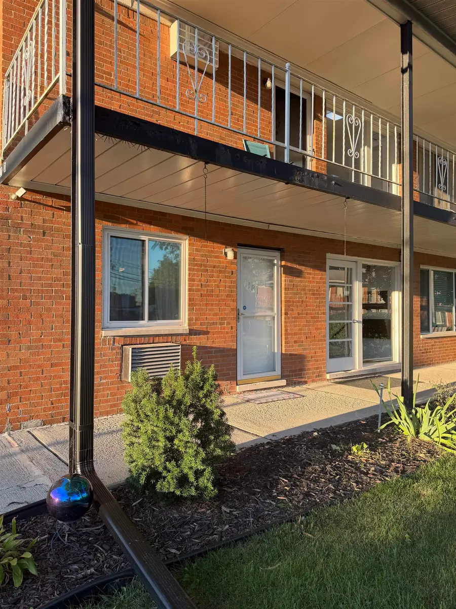 2121 Clawson AVE, Royal Oak, MI 48073 - #2