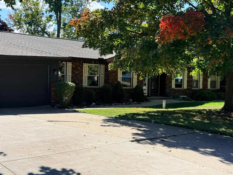 2429 Golden Shores DR, Fenton, MI 48430 - #2