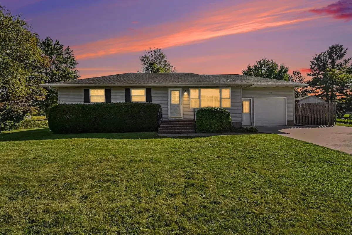 4513 S Flajole RD, Midland, MI 48642 - #1