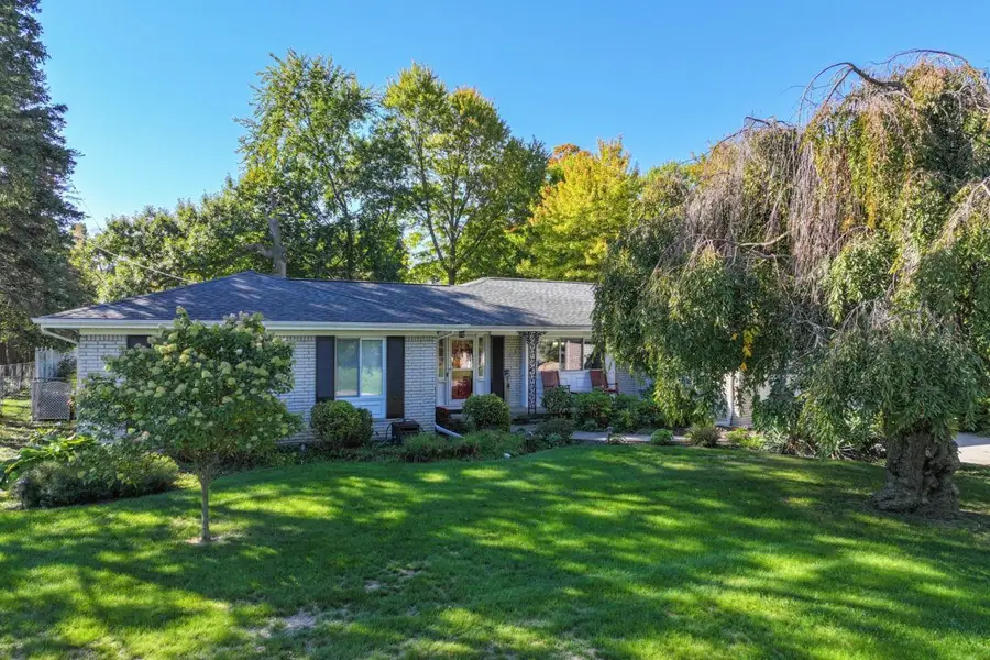 2119 Blackthorn DR, Burton, MI 48509 - #2